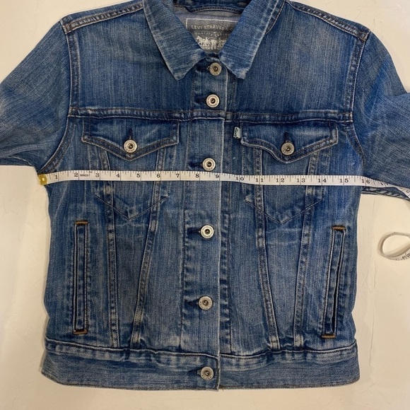 LEVI’S Women’s Jean Jacket - Picture 8 of 10